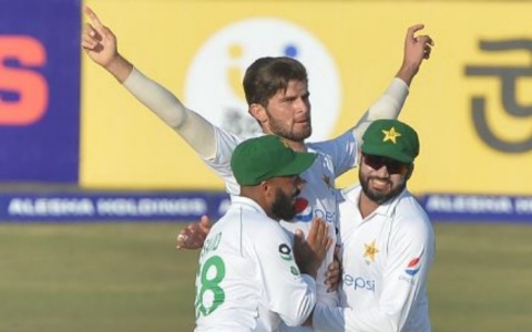 Shaheen Afridi नें Bangladesh कों अपने पंजे में फसाया पाकिस्तान जीत क़े करीब?