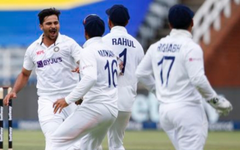 𝚂𝚑𝚊𝚛𝚍𝚞𝚕 𝚃𝚑𝚊𝚔𝚞𝚛: 𝚆𝚊𝚗𝚍𝚎𝚛𝚎𝚛𝚜 में 7 विकेट SA के खिलाफ बेस्ट परफॉर्मेंस करने वाले भारतीय गेंदबाज?