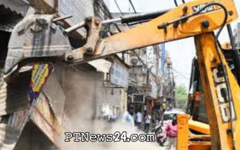 Bulldozer Action on Madarsa: Uttar Pradesh के Amroha में Madarsa Demolished |